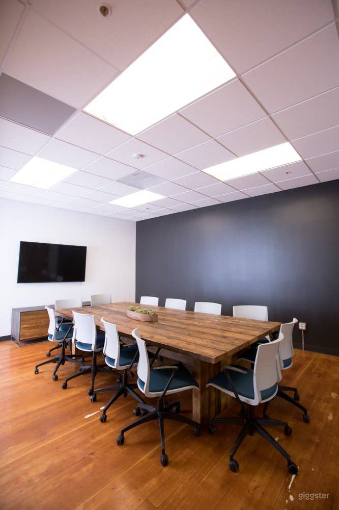 Large Conference Room in Keller Street Photo 4