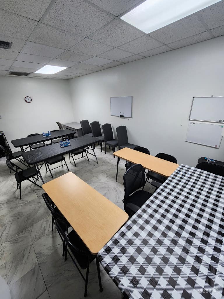  Classroom-Meeting-Event Space 