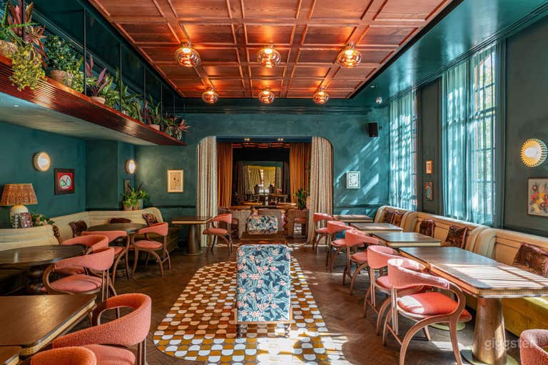  Stylish Event Space with Natural Light for Creative Events 