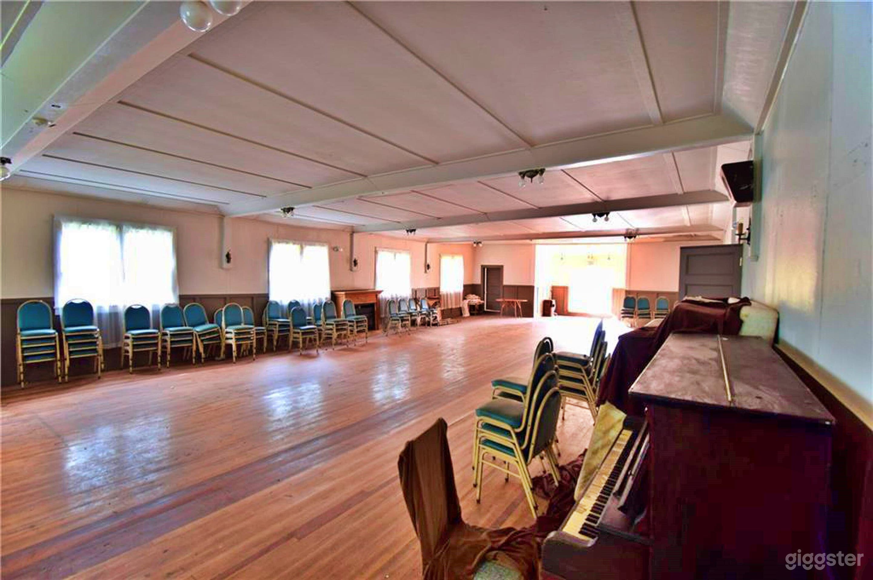  Old Upstate New York Hotel  Photo 4