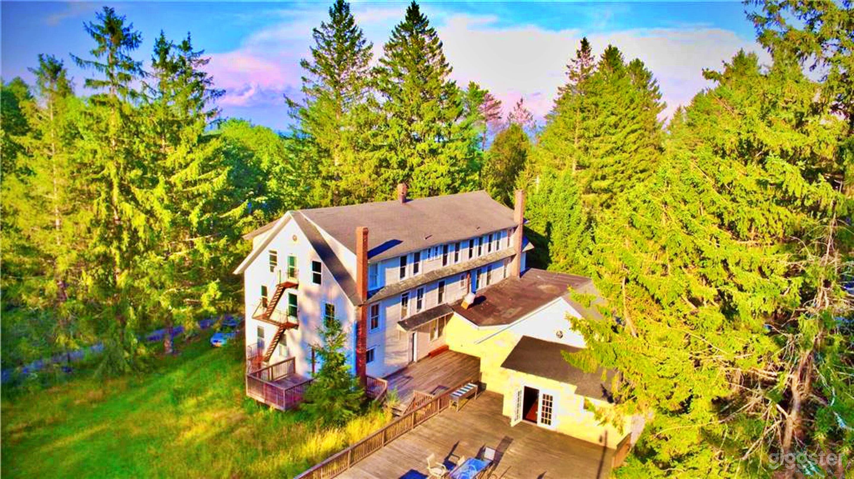  Old Upstate New York Hotel  Photo 1