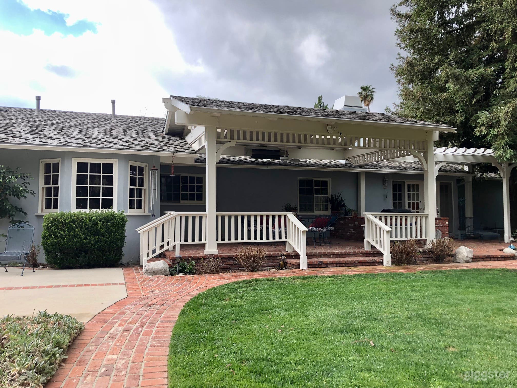 Traditional Cape Cod Ranch Photo 4