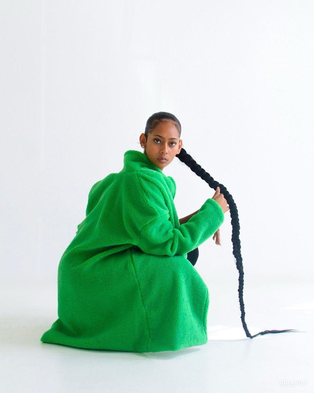 White Studio with Natural Light in Midtown  Photo 1