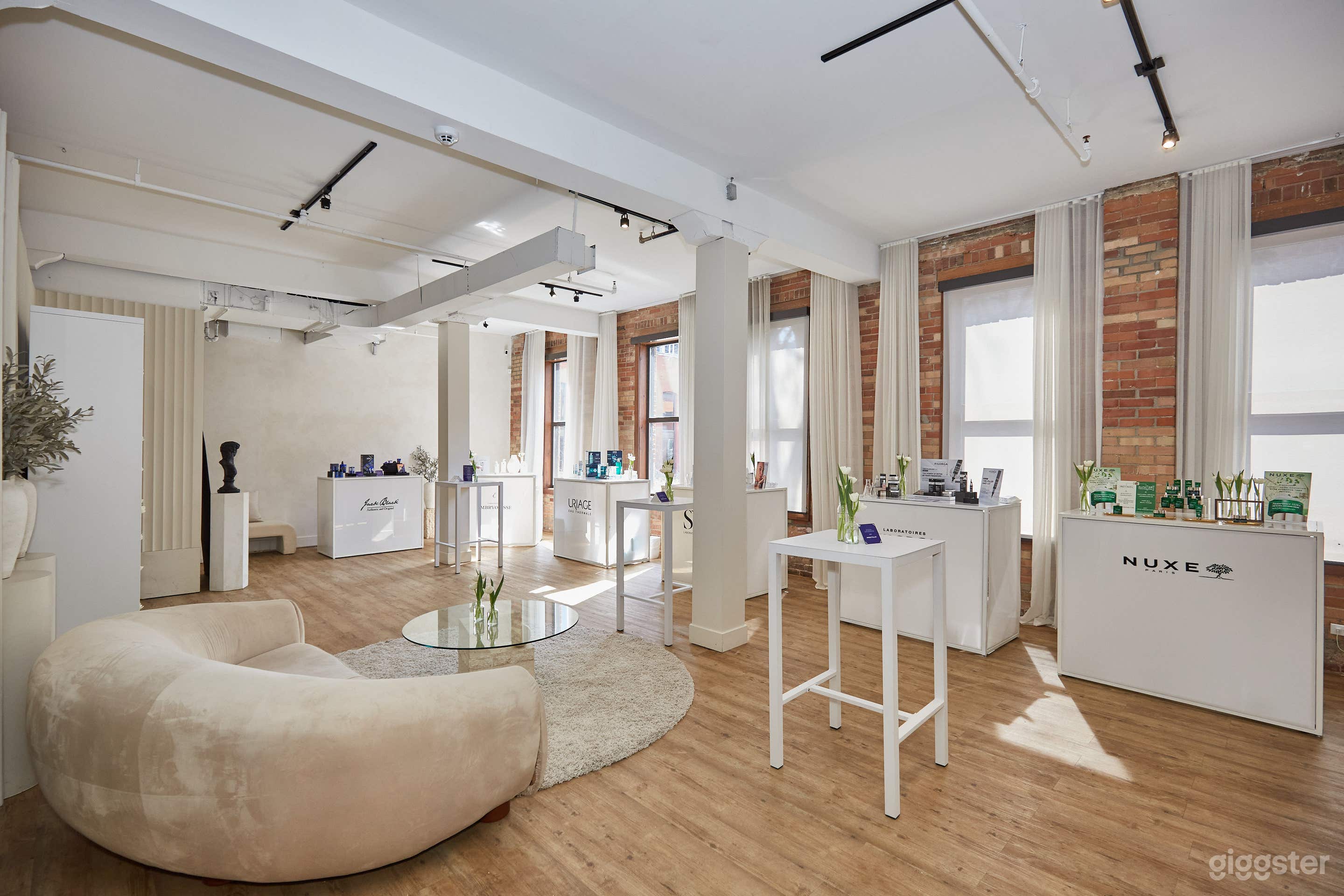 @archivestudiosto - Modern Sunlit Studio Downtown Photo 3