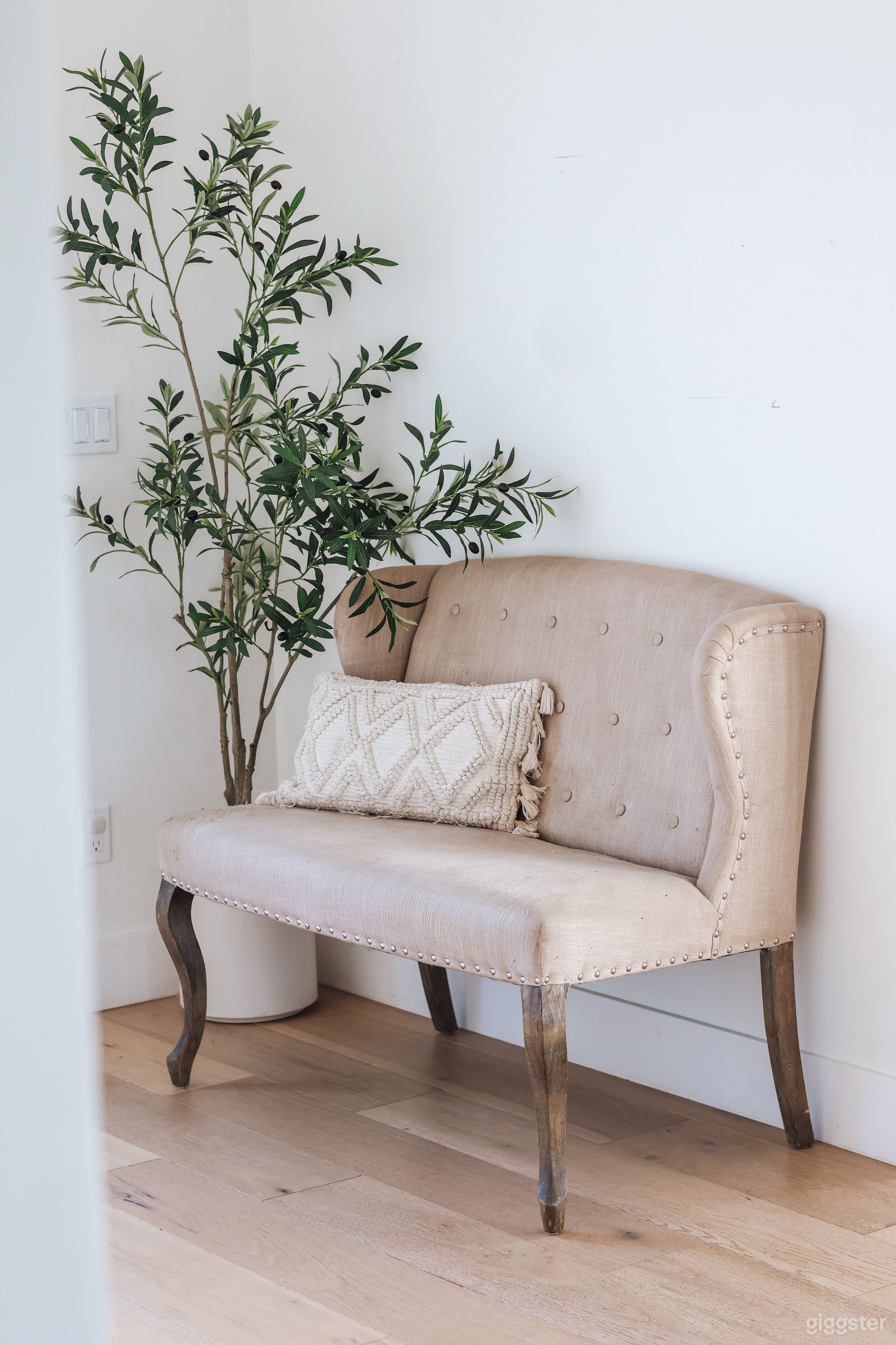 Modern Luxury with Stunning View Photo 2