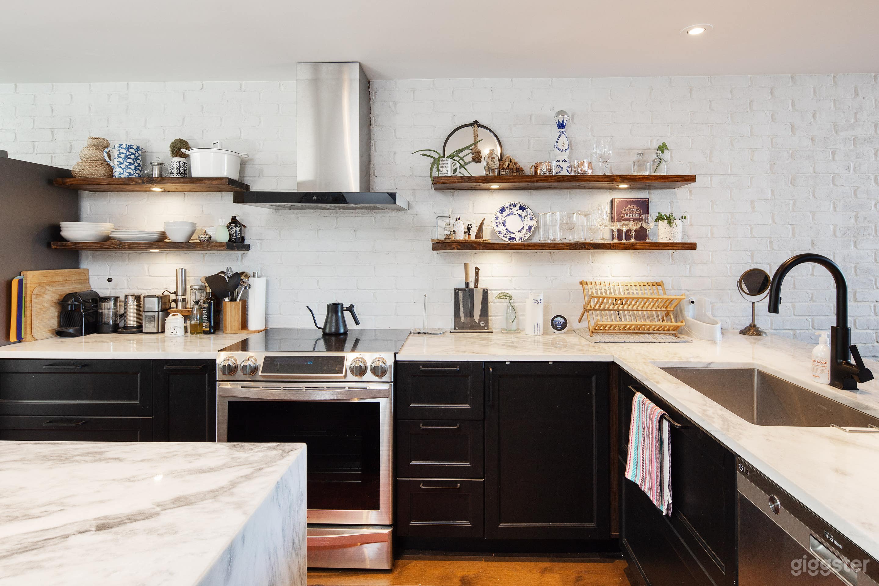 Bright Luxury Townhome W Mtn City Views Photo 3