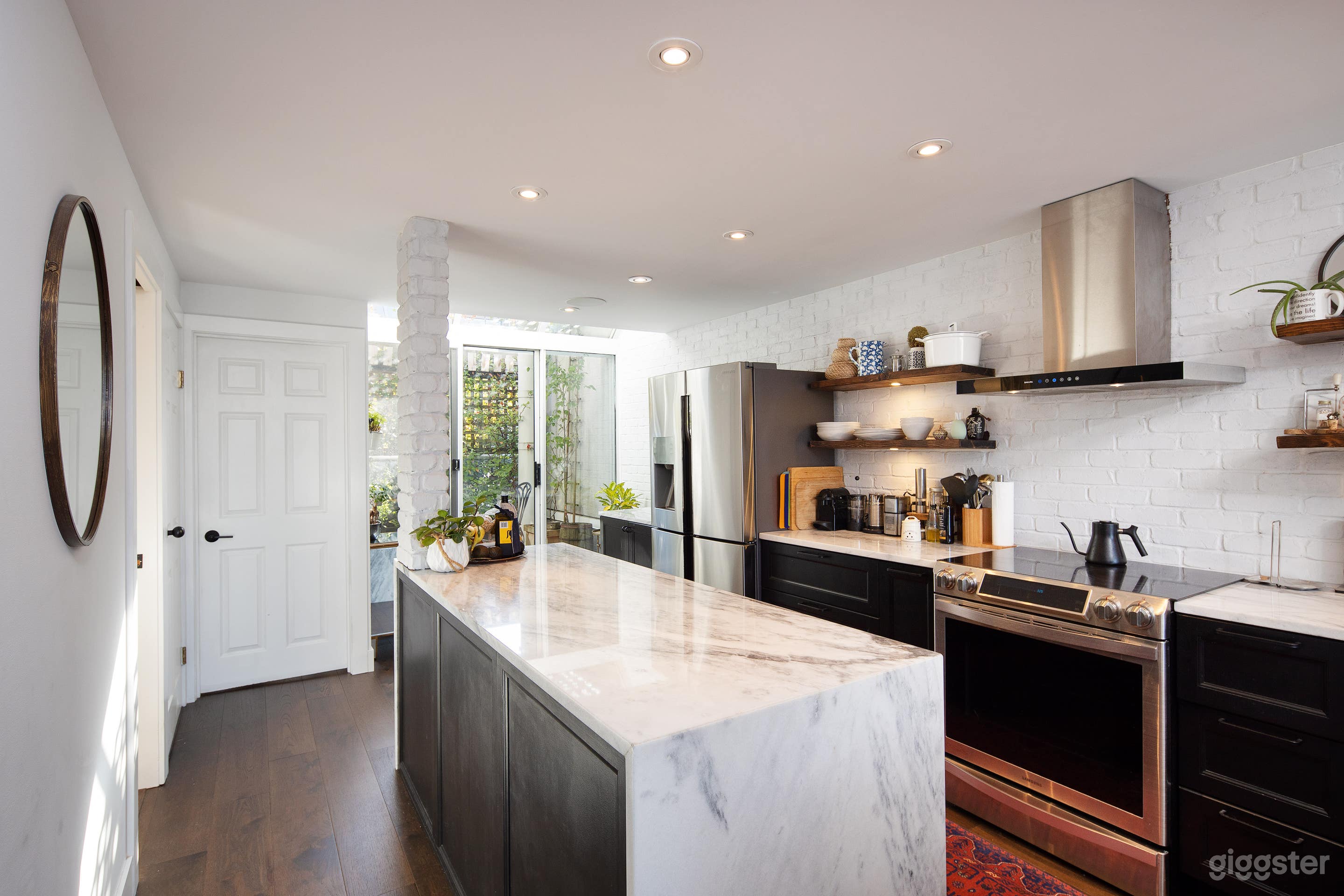 Bright Luxury Townhome W Mtn City Views Photo 4