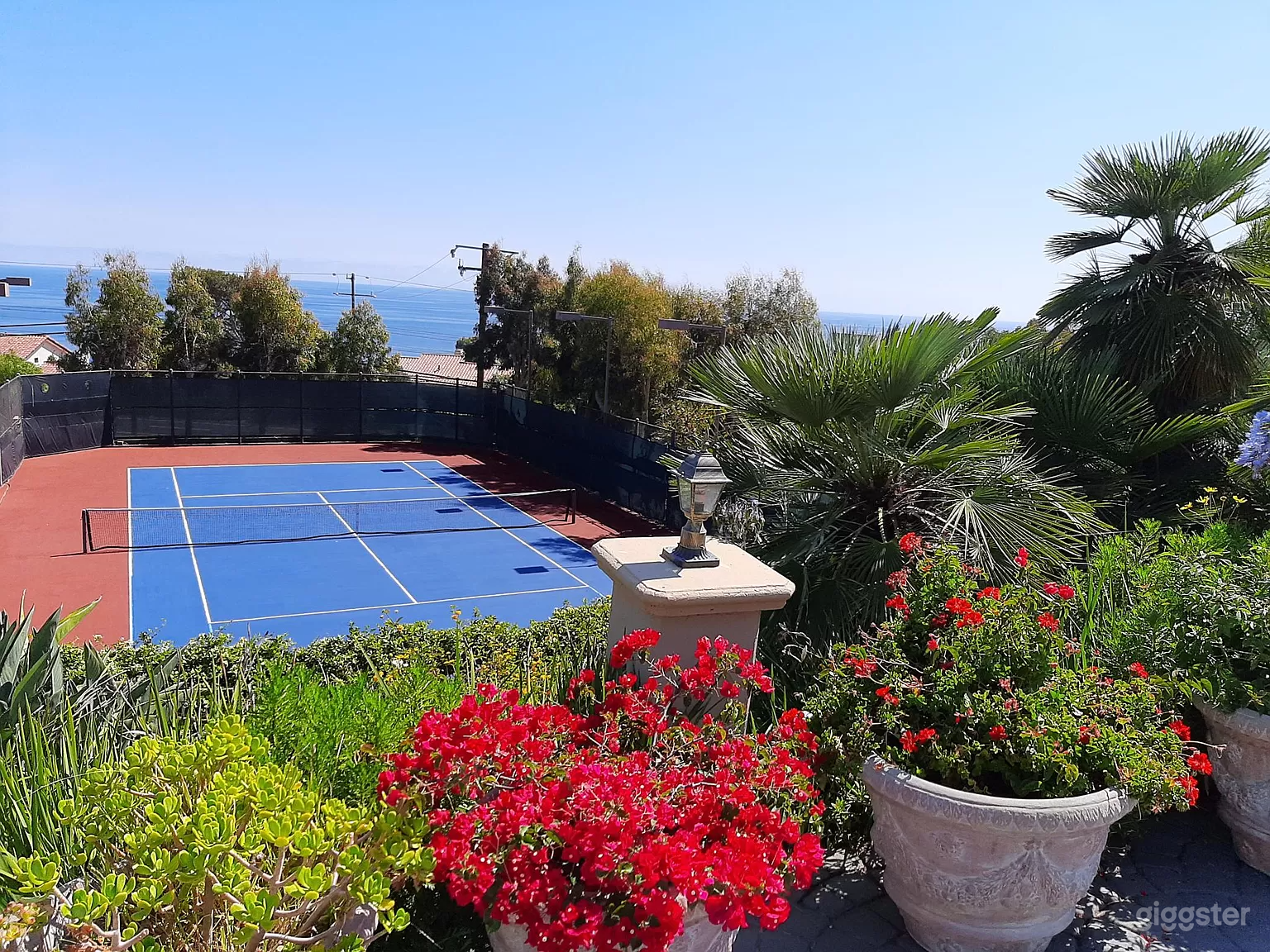 Malibu Bliss Tennis Court Photo 3