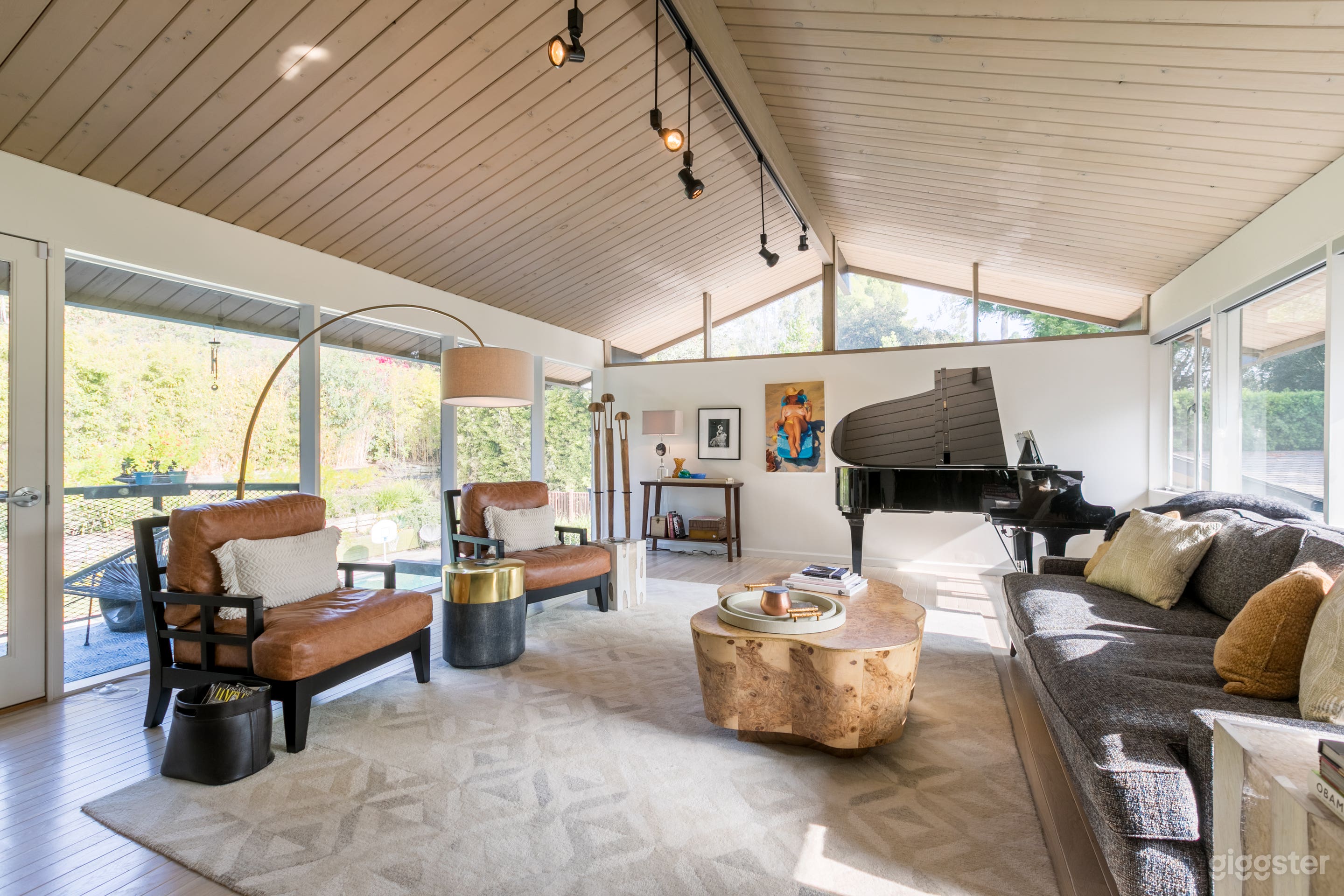 Bissner Mid Century Photo 3