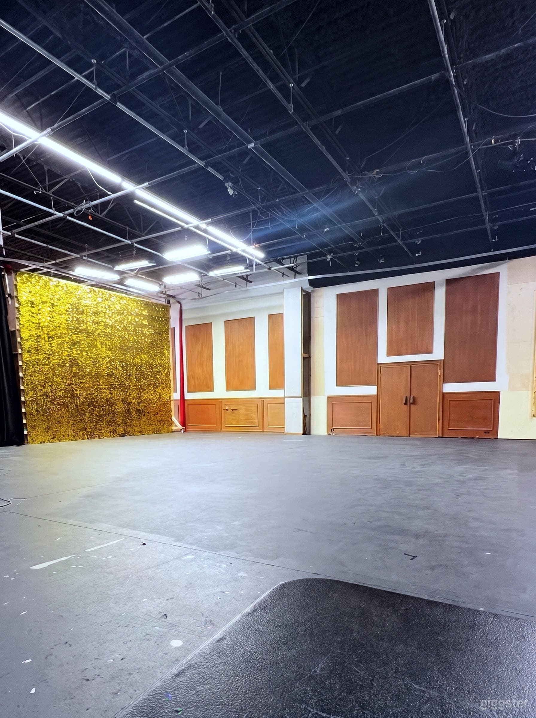 Sequin Shimmer Wall Set Photo 3
