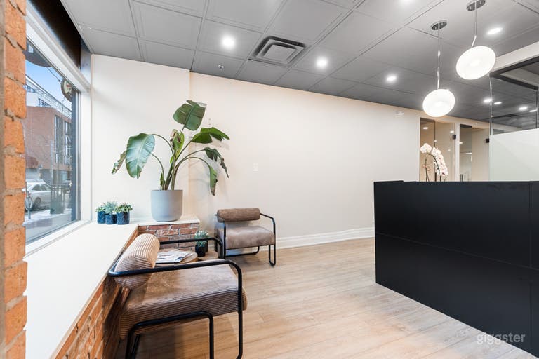  Elegant Modern Office for Shoots & Meetings 