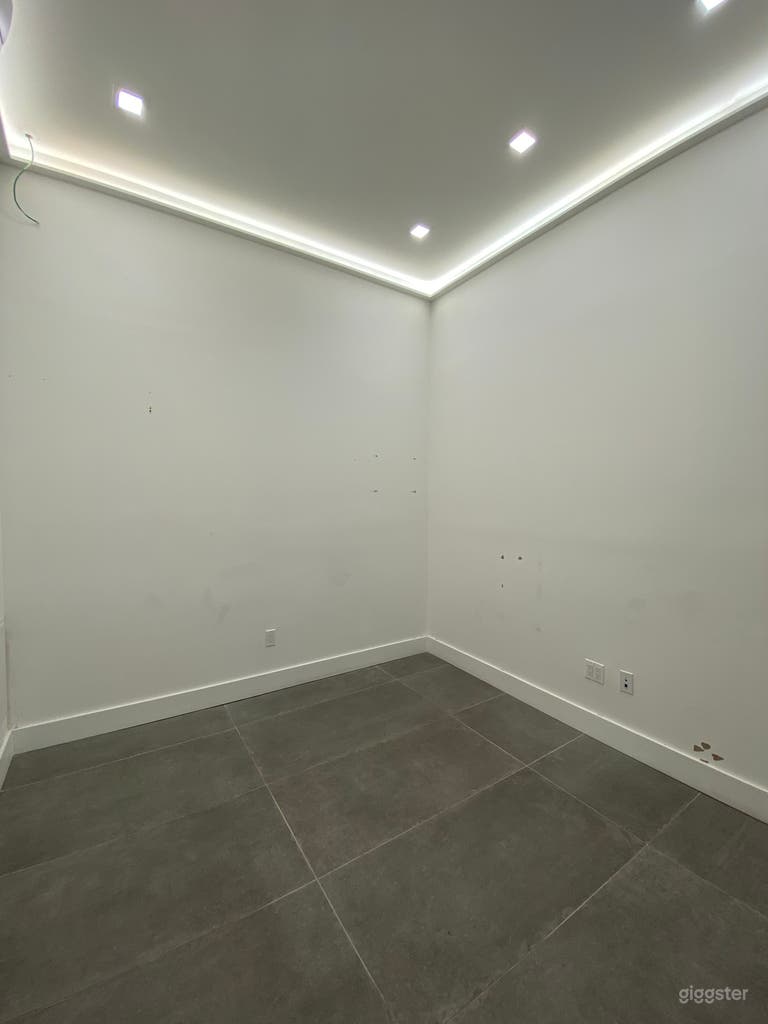  Available green/makeup room. 