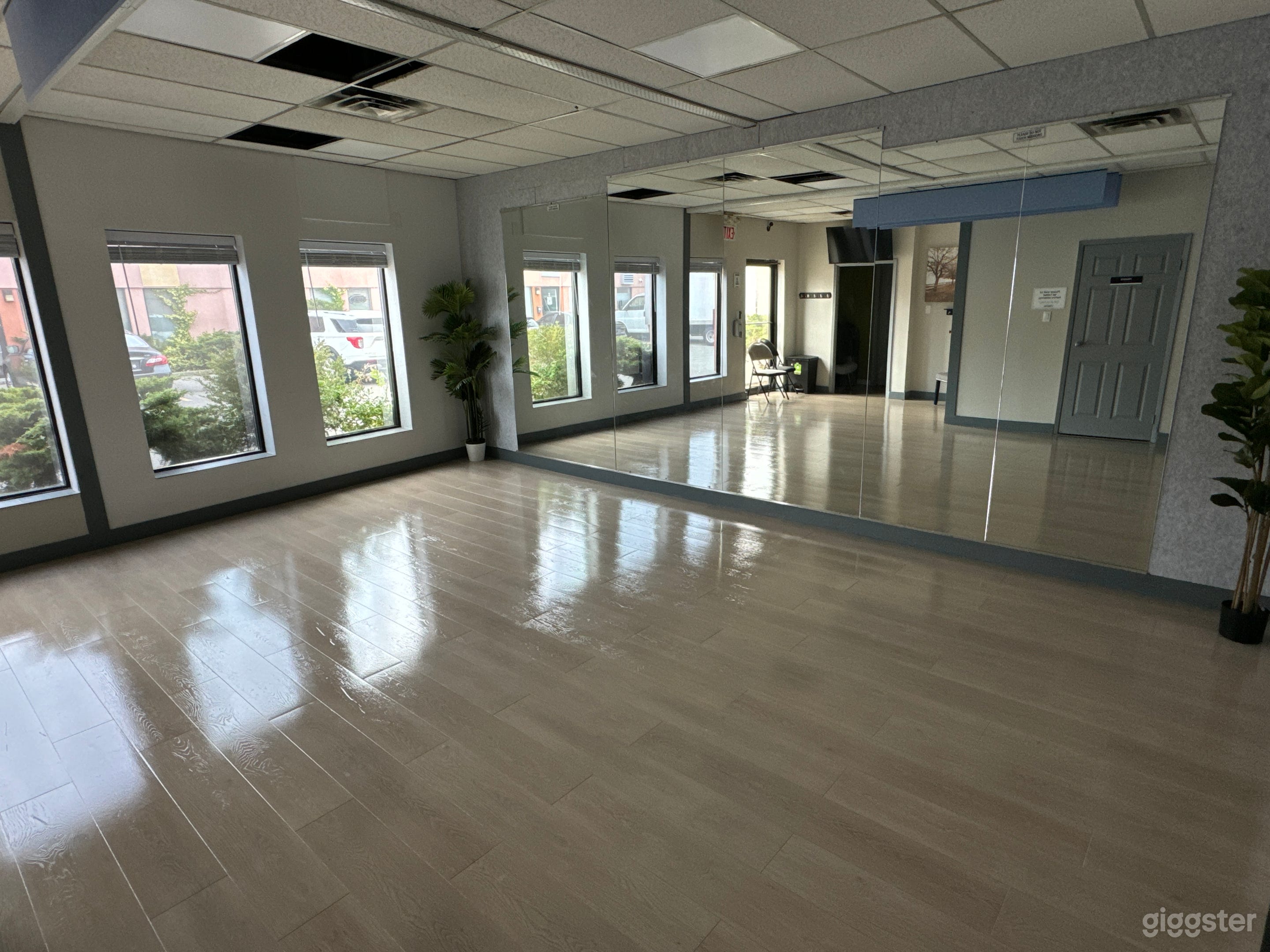 Dance/Yoga Studio for small classes and Privates Photo 4