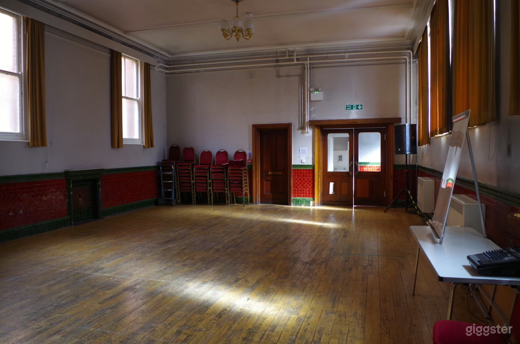 The Society Room Photo 3