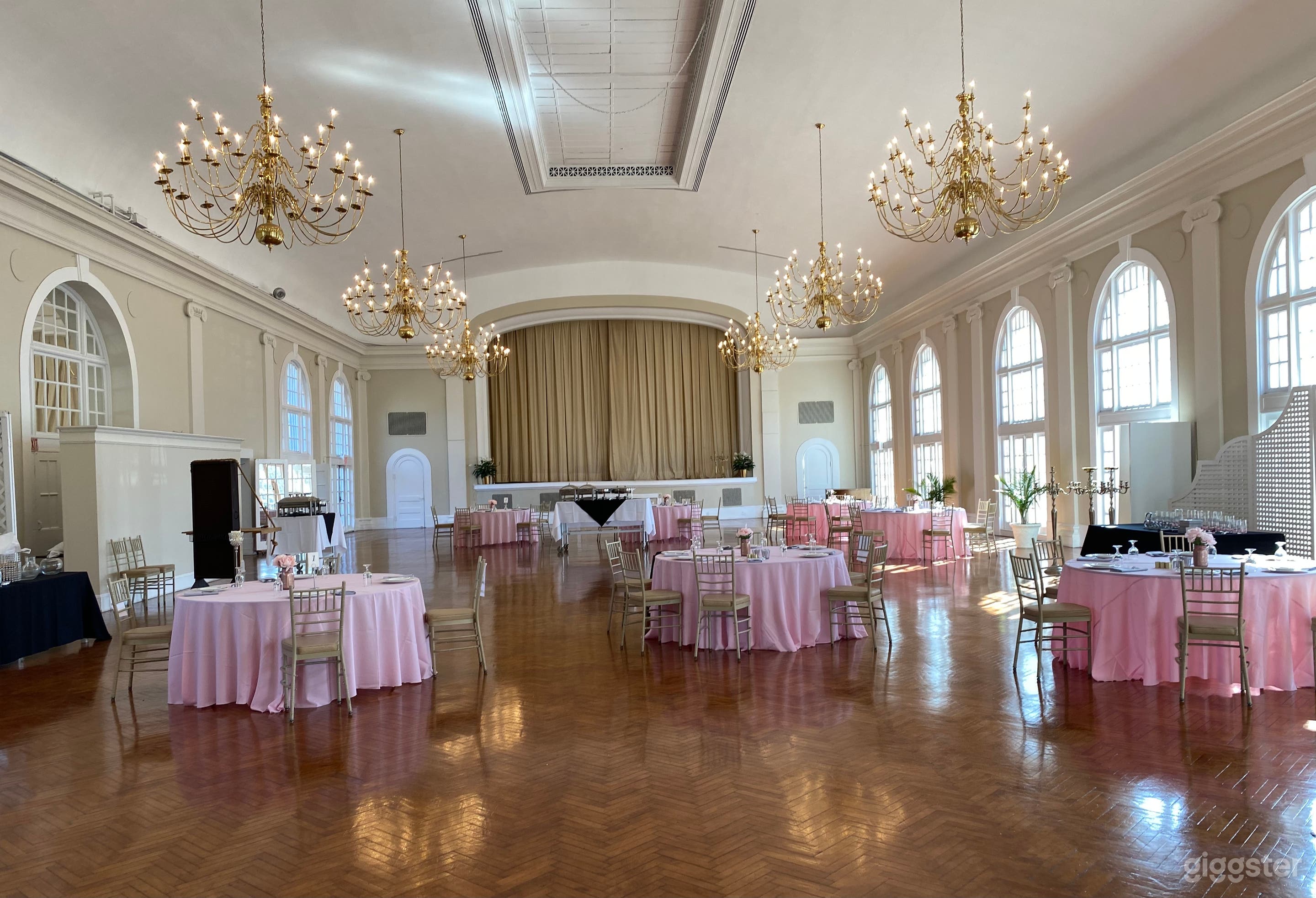 Colony Hall  Photo 4