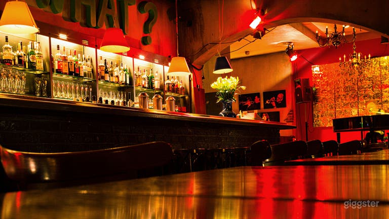 Gemütliche Jazzbar mit Bühne 