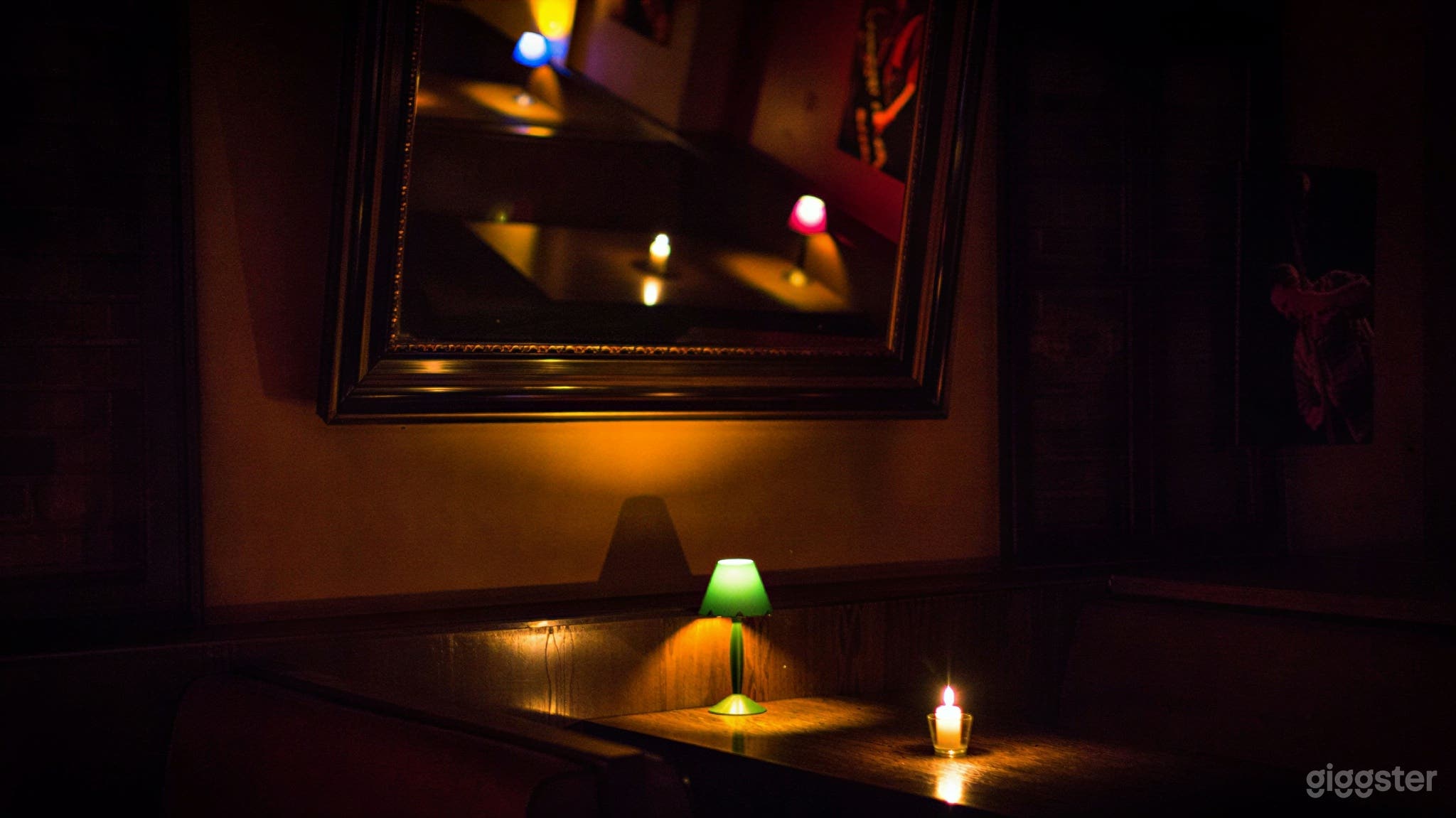 Gemütliche Jazzbar mit Bühne Foto 3