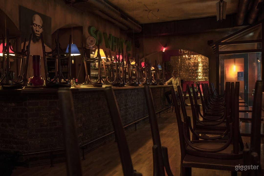 Gemütliche Jazzbar mit Bühne Foto 4