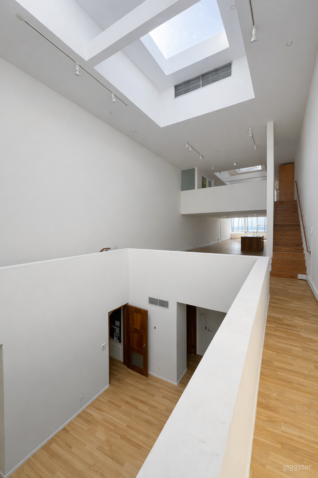 Venice Oceanfront Loft Photo 1