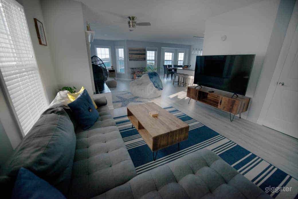 Big Blue Getaway on the Bay Norfolk, VA 2nd Floor Photo 1