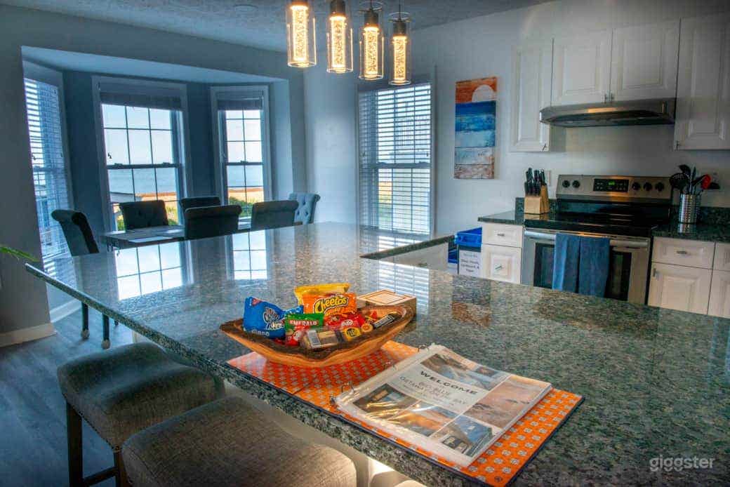 Big Blue Getaway on the Bay Norfolk, VA 2nd Floor Photo 2