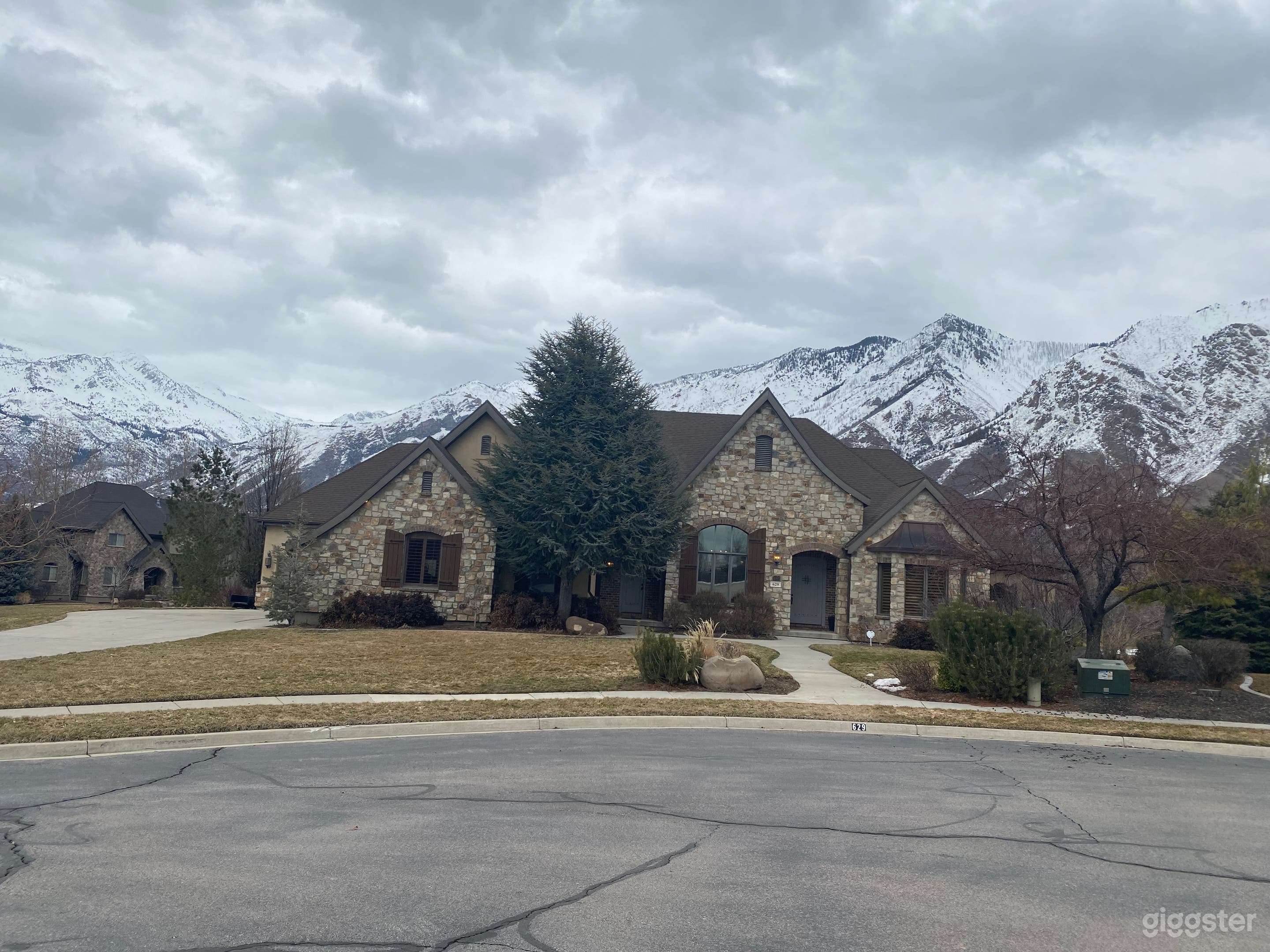  Jewel of a home in Alpine Photo 3