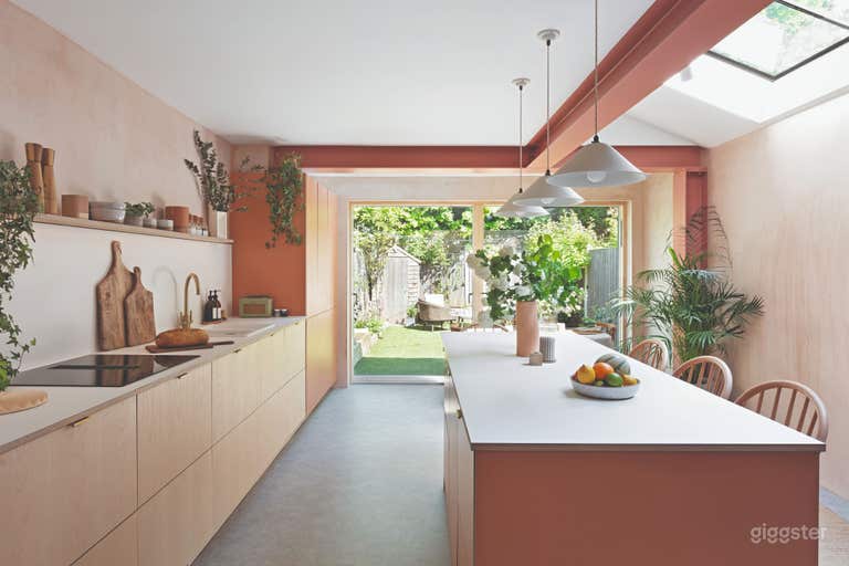  Modern, stylish, light, colourful east london home 