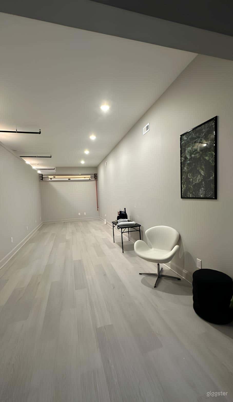 Modern Minimalist Studio for Photography & Content Photo 4