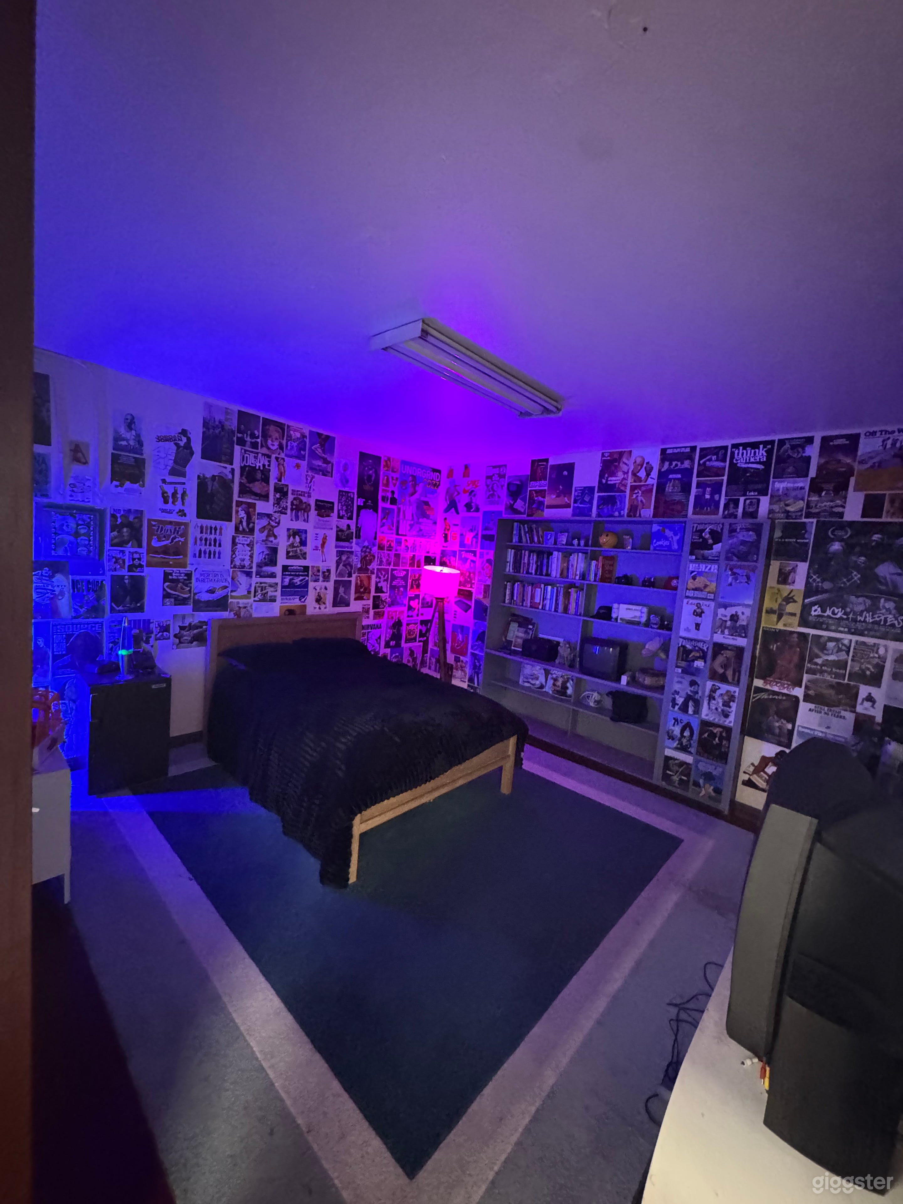 Multi Set Production Studio, 90s Bedroom Etc + FREE PARKING  Photo 2