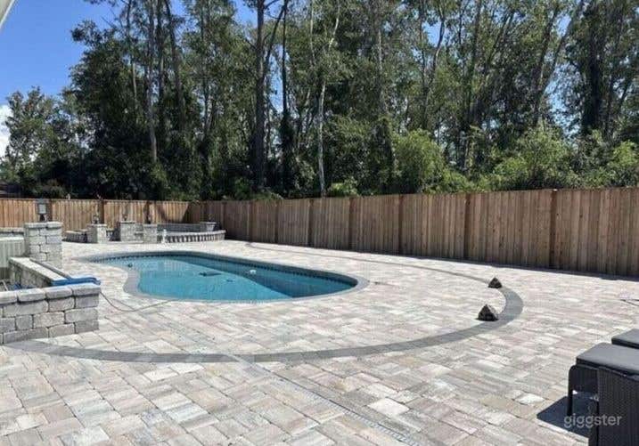 European-Style Outdoor Oasis Swimming Pool Photo 1