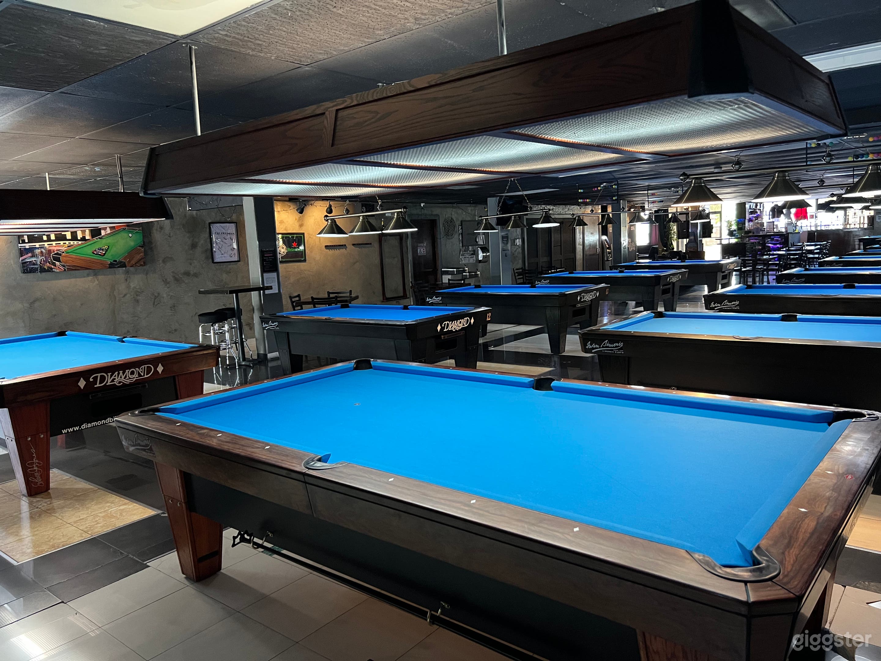 Miami Pool Hall &amp; Lounge Bar Photo 4