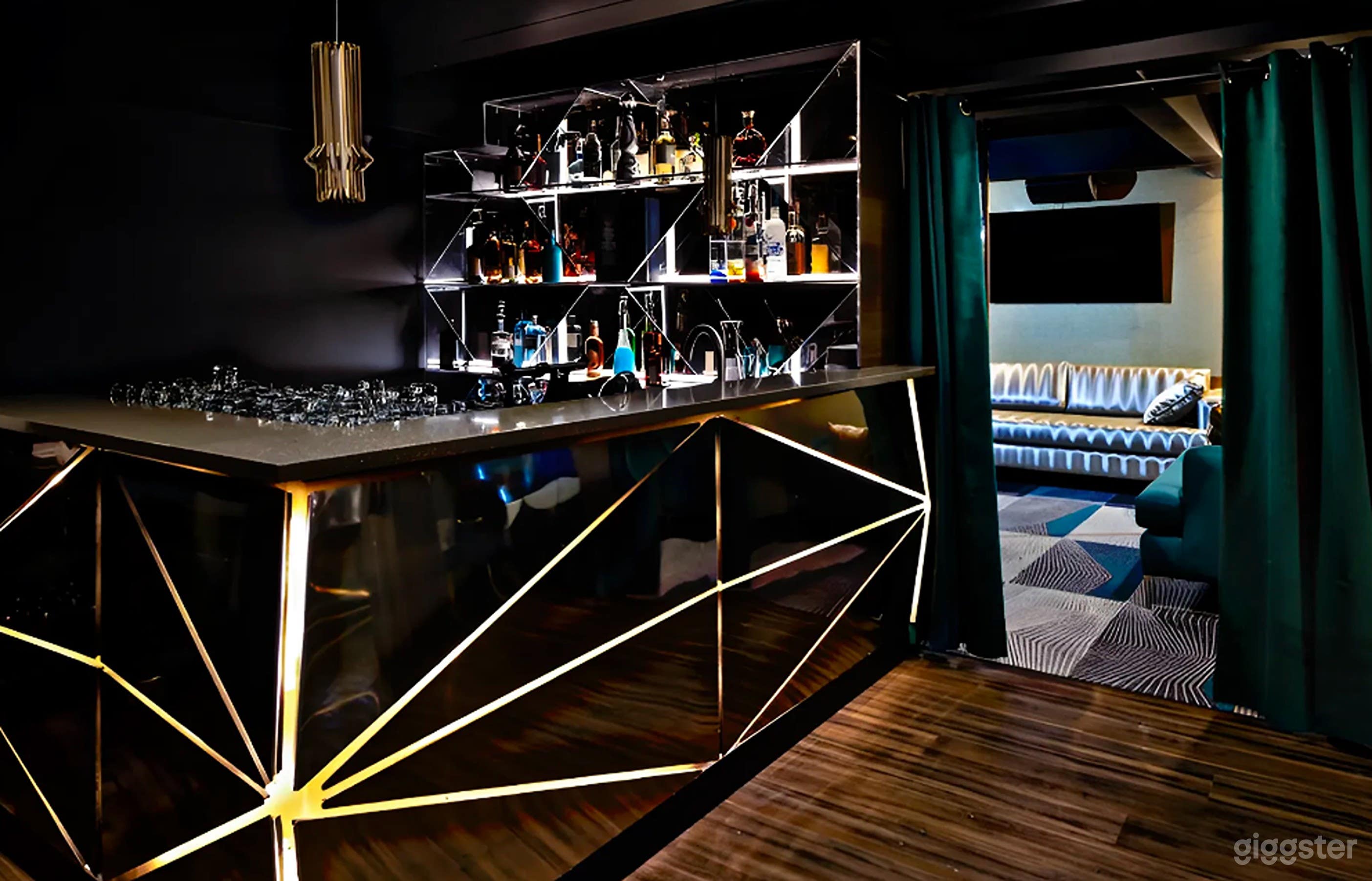 Private Room with Modern Lounge Vibes Photo 4