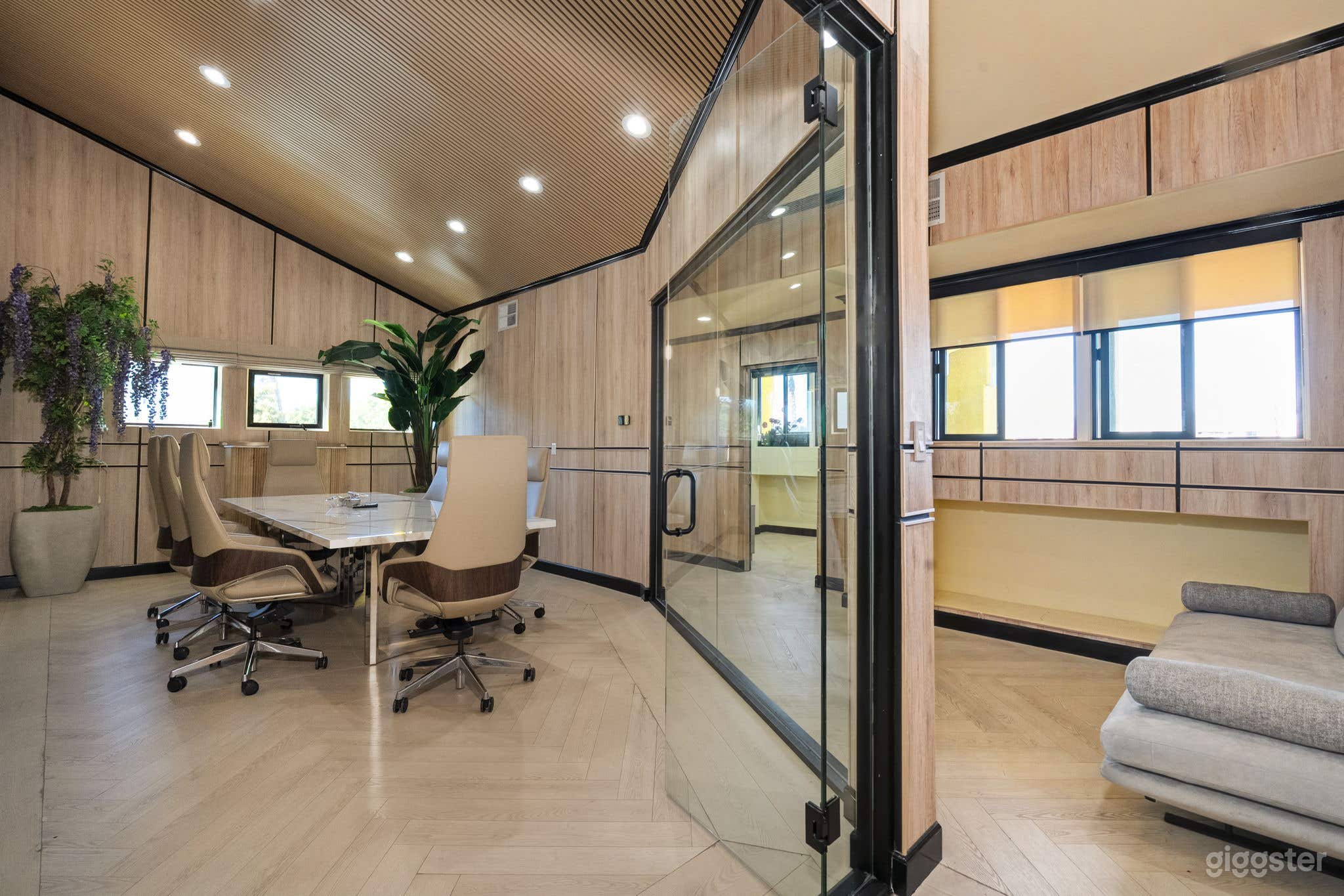 Private Executive Office Photo 4