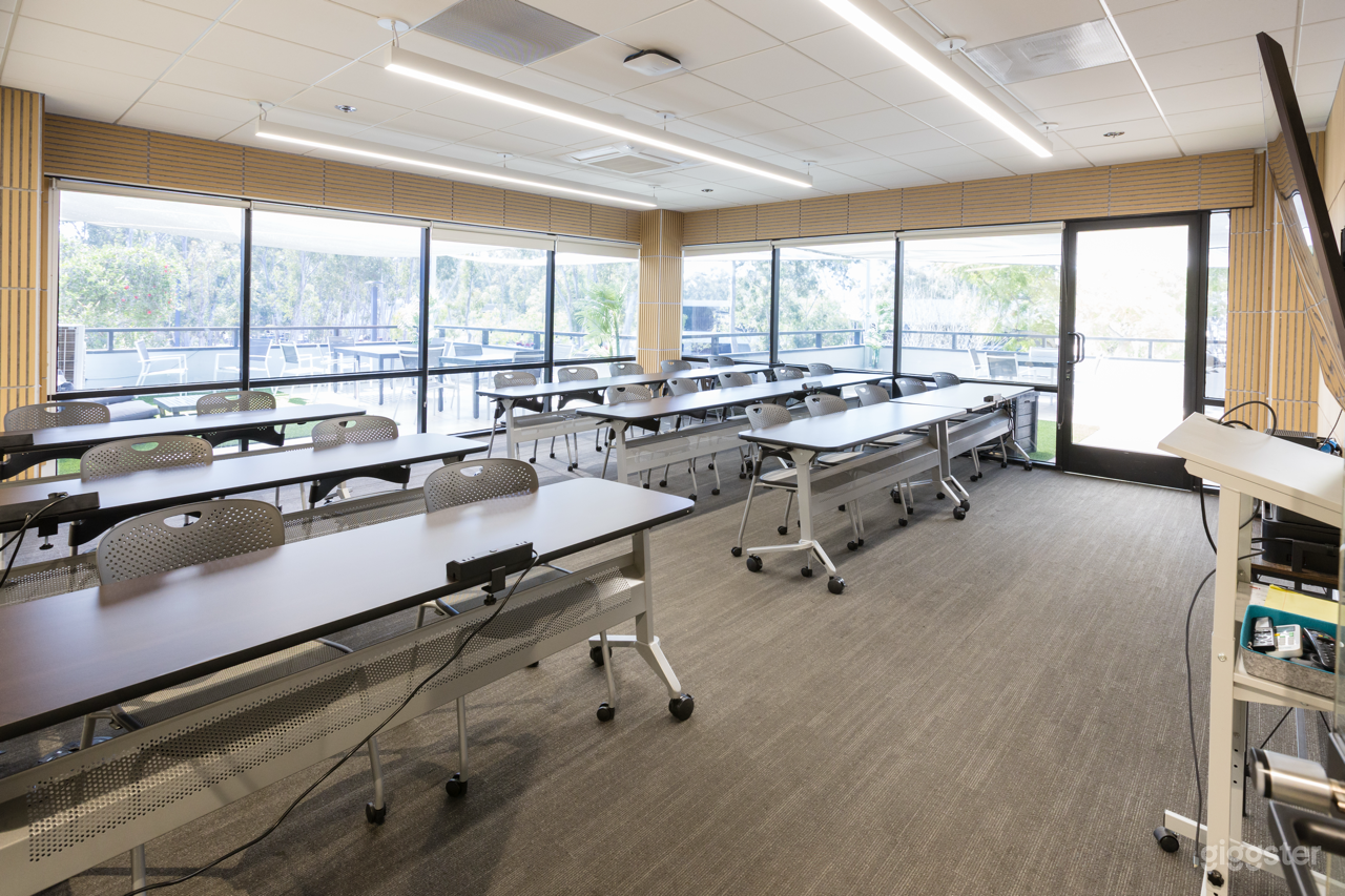 Modern Training Room with Private Balcony Photo 2
