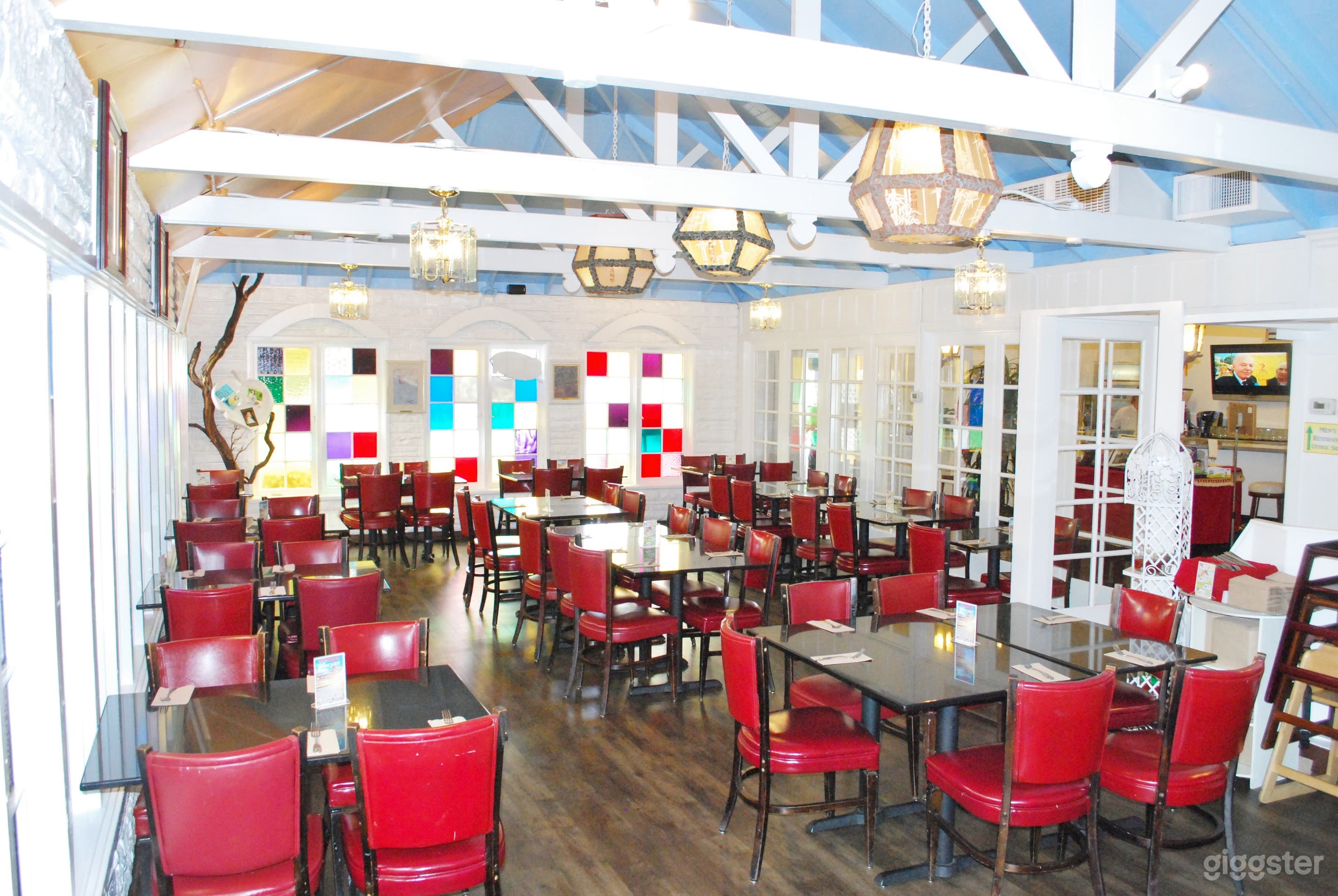 Vibrant Vegan House Buyout Photo 3