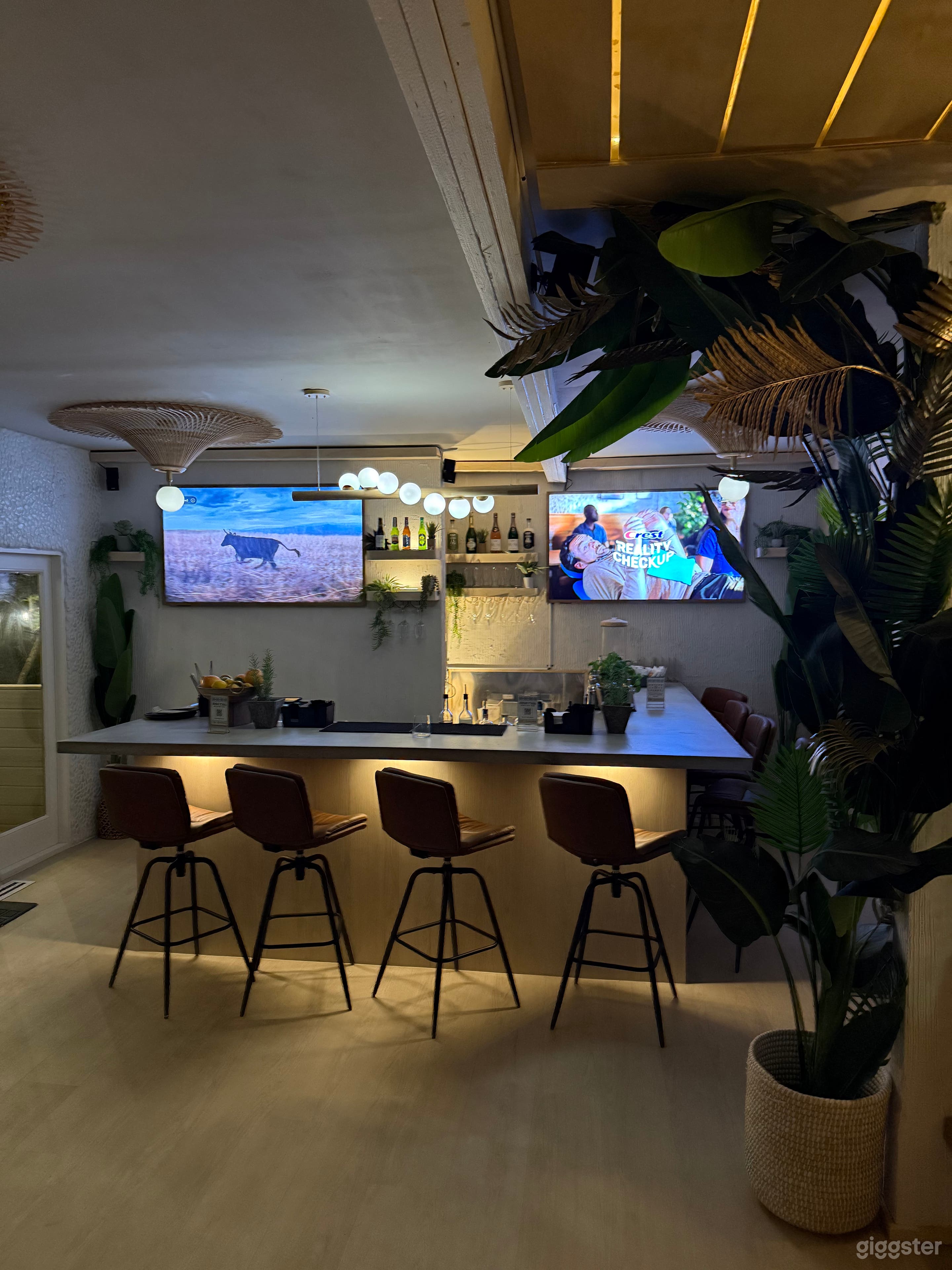 Modern, Desert, Earthy Bar & Lounge Crieve Hall S. Nashville Photo 3