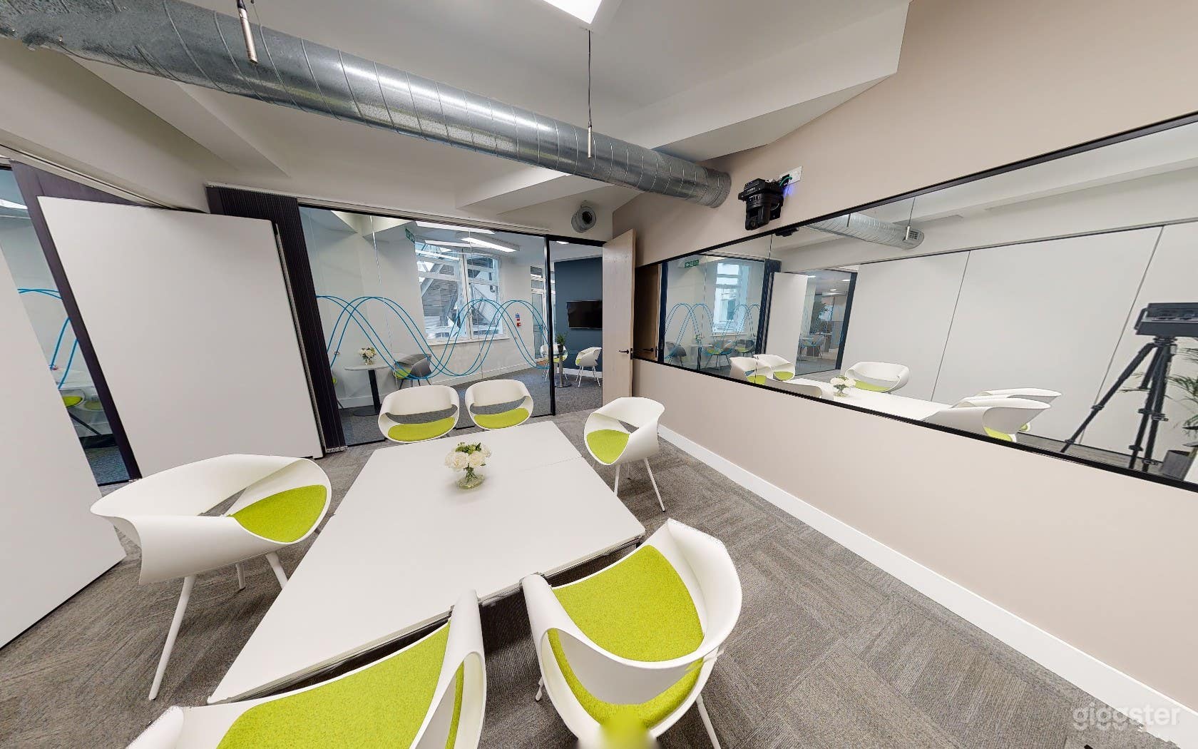 Studio 5 - Meeting Room / Viewing Facility Photo 4