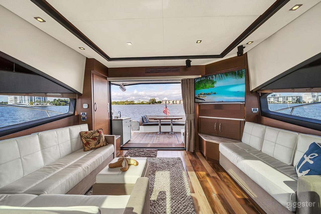 65' SEA RAY L650 YACHT Photo 2