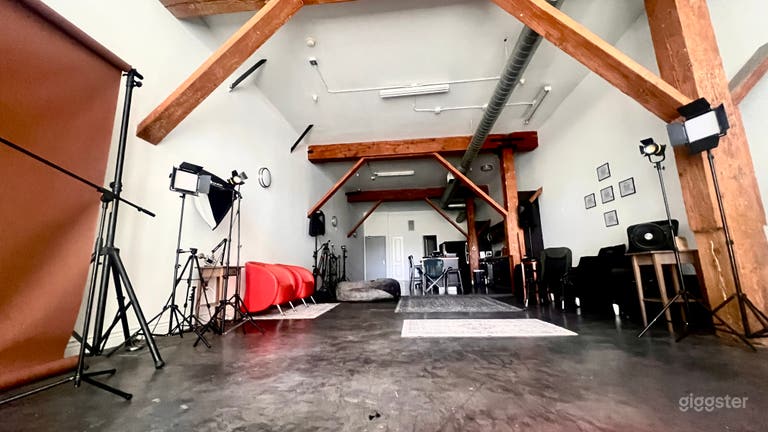  Creative Pop-Up Loft w/ Full Kitchen + Street View 