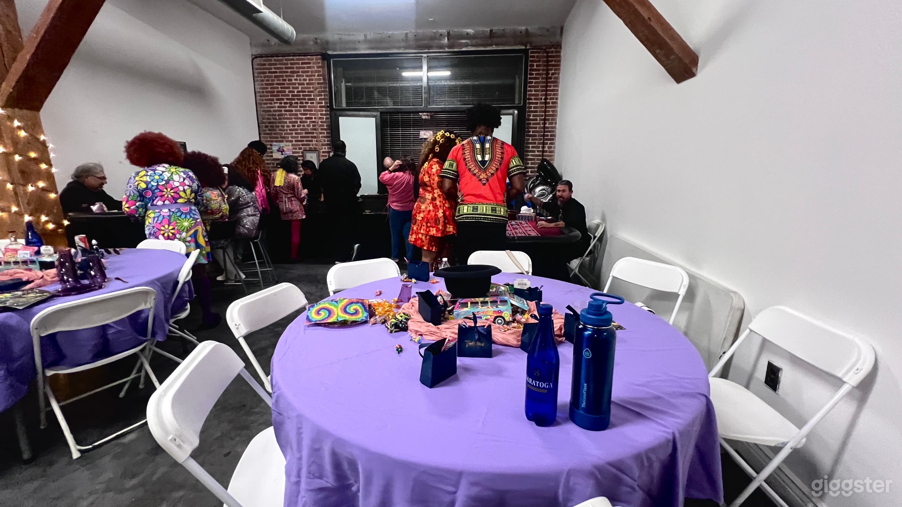 Creative Content Pop-Up Studio w/ Full Kitchen + Storefront Photo 4