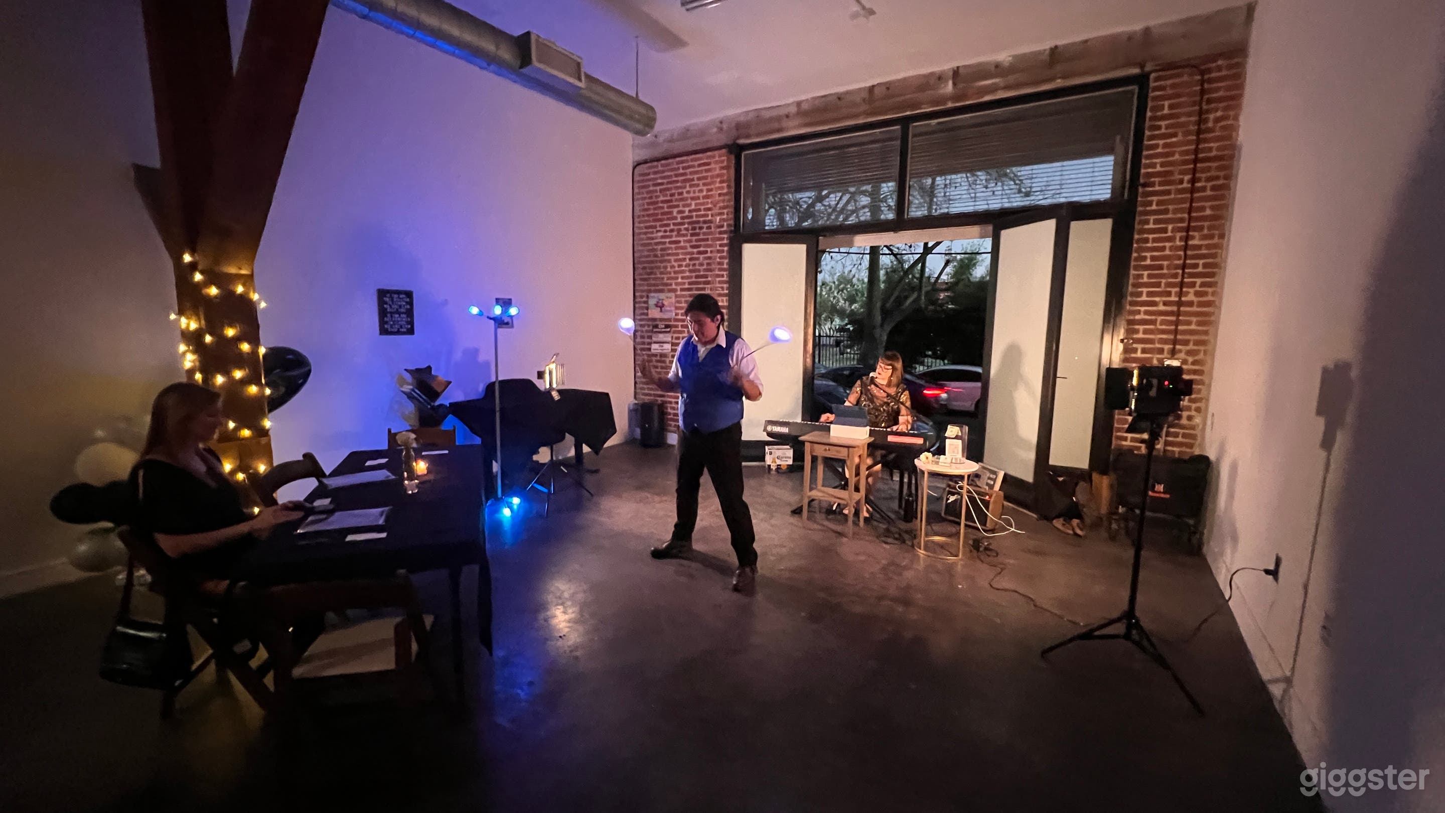 Creative Content Pop-Up Studio w/ Full Kitchen + Storefront Photo 2