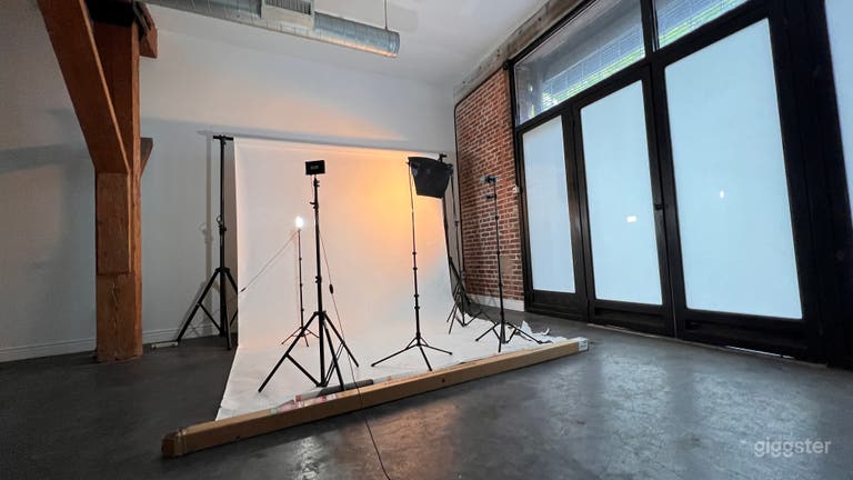  Creative Pop-Up Loft w/ Full Kitchen + Street View 