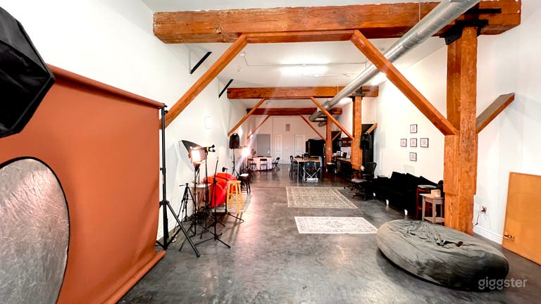  Creative Pop-Up Loft w/ Full Kitchen + Street View 