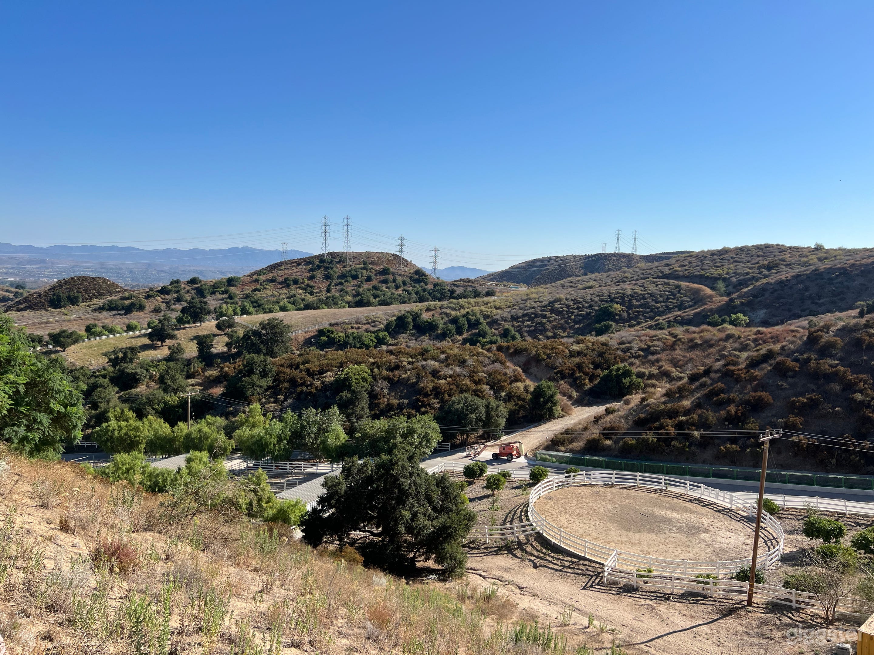 Grand Horse arena, private 400 acres Ranch Photo 1