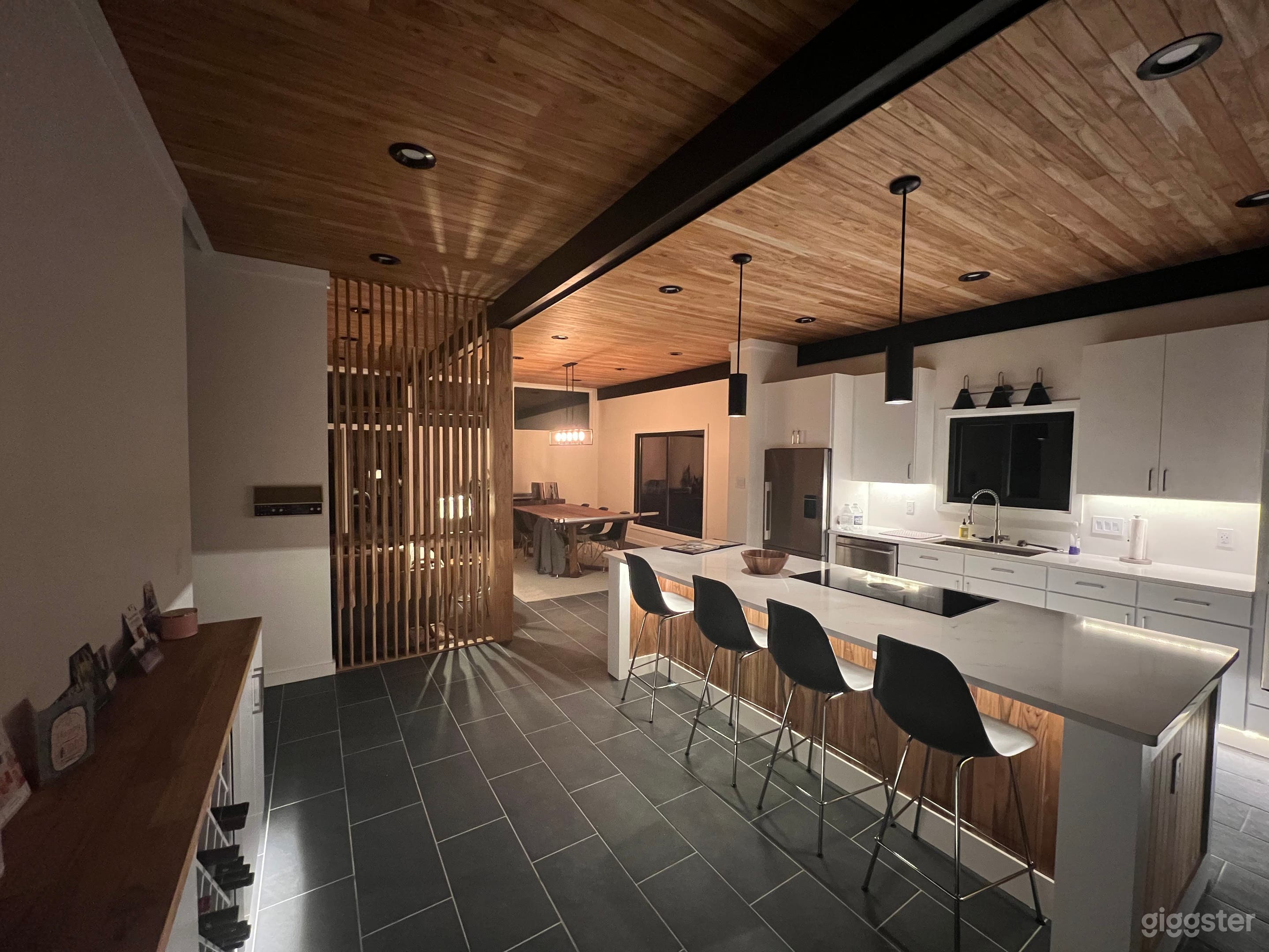 Mid-century modern home w/beautiful wood features  Photo 2