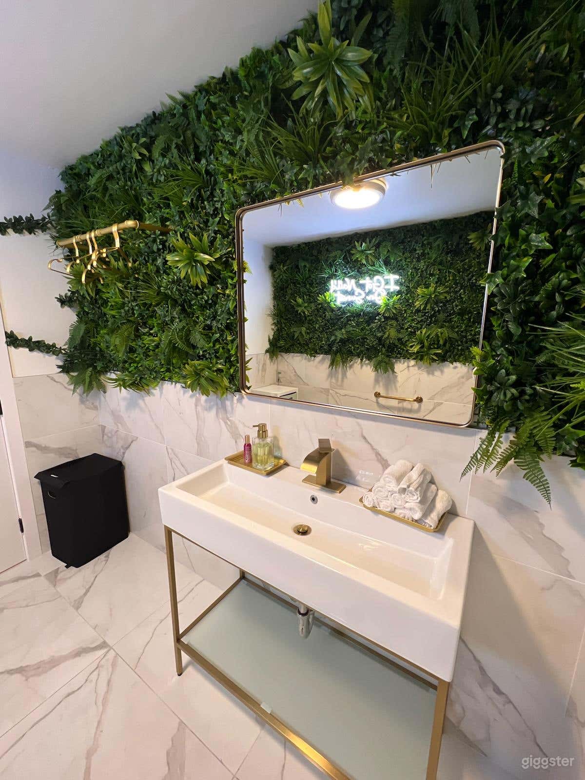 THE BEAUTIQUE Photo 3