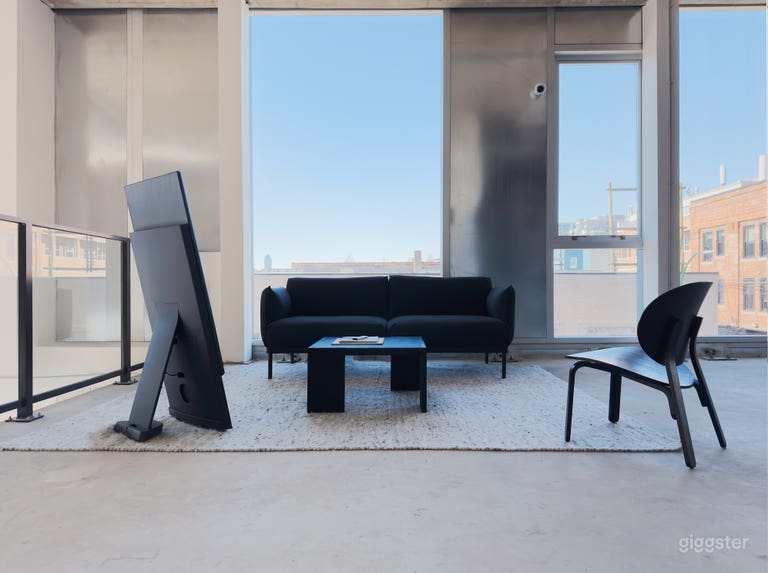  Level 2 - Lounge, west facing 