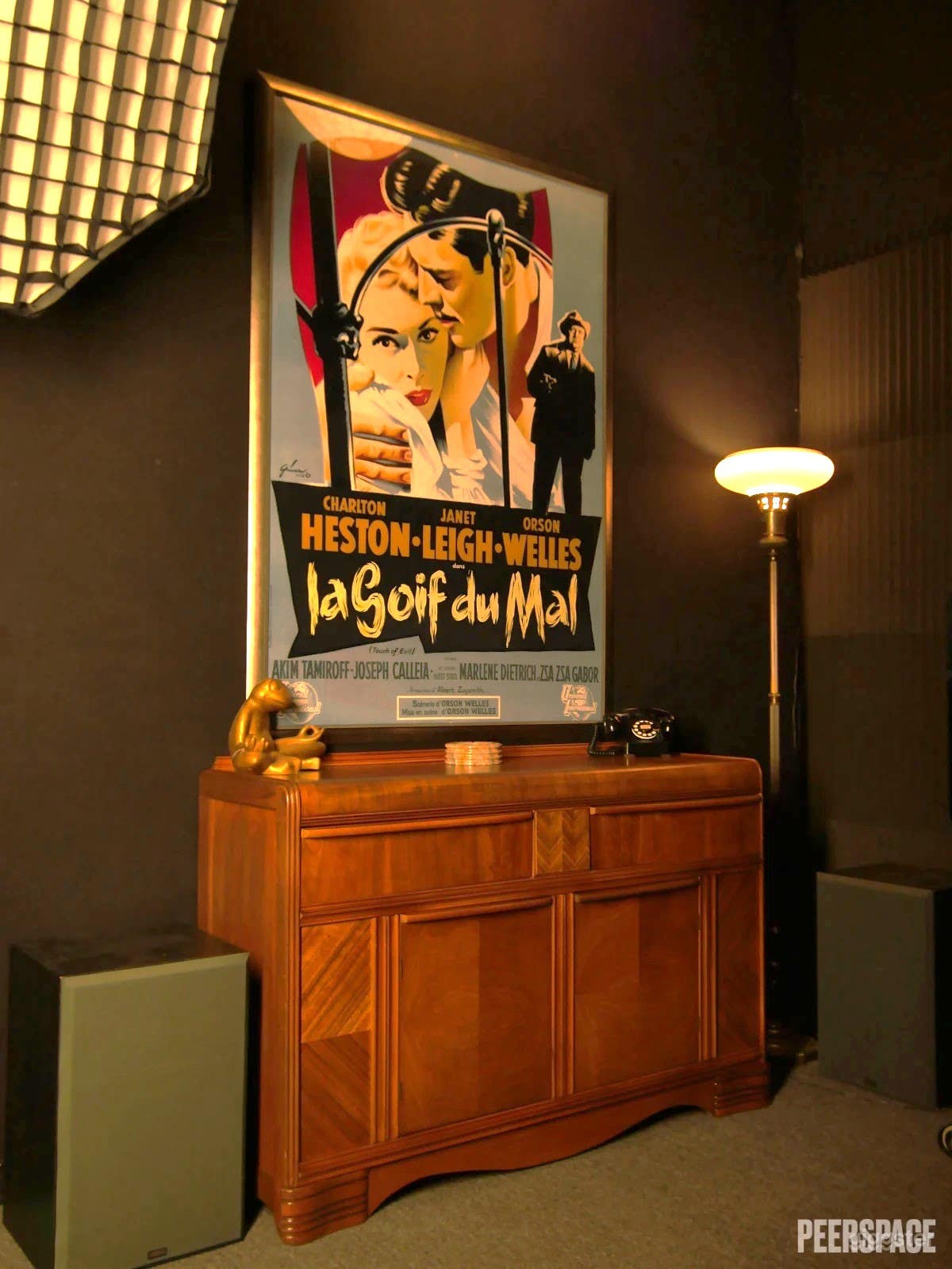 Vorbeleuchtetes schallisoliertes Greenscreen-Studio in Sunland Foto 4