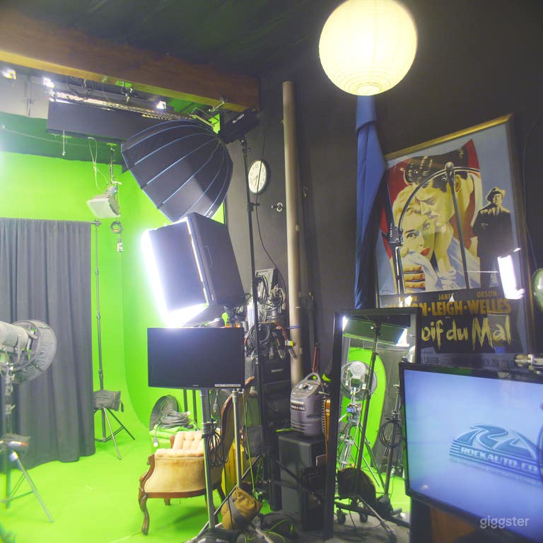  Pre-Lit Sound-Proof Green Screen Studio in Sunland 