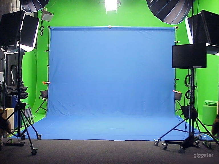  Pre-Lit Sound-Proof Green Screen Studio in Sunland 